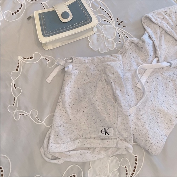 CK Cropped Hoodie & Cuffed Highrise Shorts Off White & Black Speckled Lounge Set - Picture 2 of 13